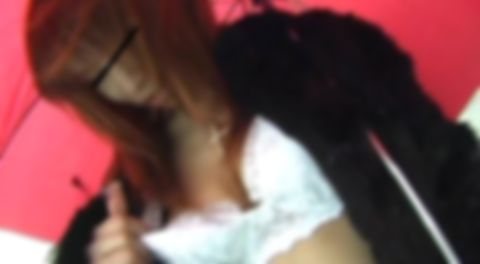 【大胆露出】＜Fカップ爆乳*＞コンビニで下着姿で買い物して店員に見られてヤバかったです！水族館では乳首見せながら観察！ラストはベンチでローターオナニーして声を殺してイってました！！