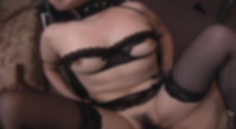 【潮吹き調教】【爆乳Fカップ】ハメ撮り大好きな美人妻(37)の初めての●束プレイ！手枷●束からの指責めでマン汁が溢れ出 ておかしくなるほど発狂！！