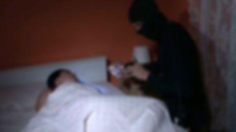 むっちり素人オバサンの熟れた柔肉をとことん堪能！「かっこいい人だったから興奮しちゃって…」体格の良い泥棒に股を開き潮吹きながら肉欲に溺れるスケベな痴態！【無修正】