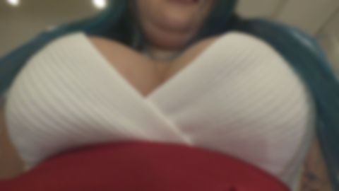 【着エロ個人撮影会】＜マシュマロＧカップ＞ア○バでコスプレしてる爆乳19歳Ｊ○制服でパンティ食い込ませてメコスジばっちり！笑顔でギリマンたまにビラビラで「もうイヤー」
