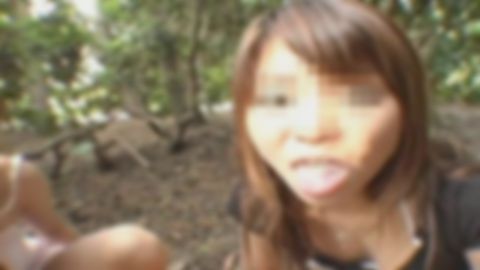 レア露出☆仲良し二人*が青い空の下で大胆に♪爆乳晒して野外オナニーで乱れる！オマンコむずむずしたところでダブルフェラしてもらったら口に大量発射！レズキスでザーメン分け合う二人に超コーフン！