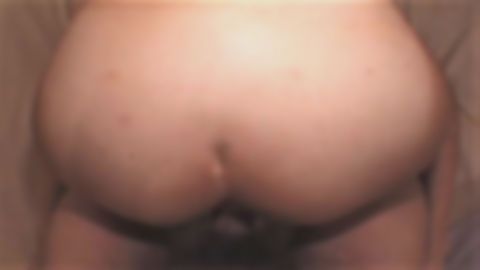 【爆乳野外露出】〈ロケットおっぱい*〉ビキニ跡バッチリの小麦色肌に欲情しちゃいます。おまけにメチャ形がよい乳輪＆乳首が卑猥すぎてヤバいです。久々のハメにマン穴グチョグチョでしっかりオッパイにザーメン発