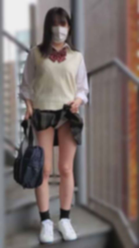 中出し同学年男子にバレ…～色白巨乳②～