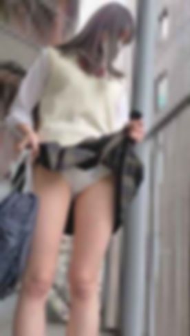 中出し同学年男子にバレ…～色白巨乳②～