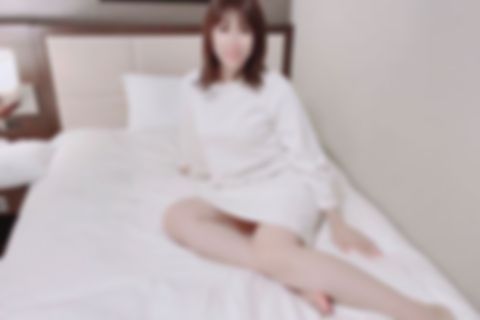 【完全顔出し・無修正】行きつけの居*屋の無垢で元気のいい爆乳店員が仕事緒帰りにホテルに来てくれたので、口内射精後に中出し