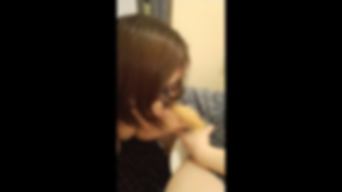 【無修正】仕事終わりに会社の会議室のトイレで、Gカップの爆乳女子大生を呼び出し、パイズリ＆喉輪締めディープスロートで1週間溜めた精子を即尺ごっくんしてもらいました