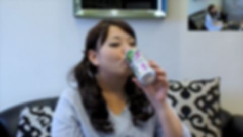 300円！205_【ほろよい】やっぱりタヌキ顔の女のこはエロかった♪フェラが凄い！目をキラキラ光らせてエッチを楽しんでるぽっちゃり爆乳（Gカップ）パイパンJD3陽菜ちゃん第1章【海外版】