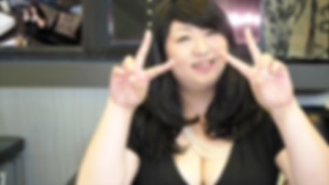 500円！252_【潮吹き3P大乱交】秘書室長爆乳マダムが2本のチンポに大興奮！旦那では満足できない！潮吹きしちゃうから家ではセックスもオナニーも出来ないから撮影で楽しみます♪志乃さん第4章【海外版】