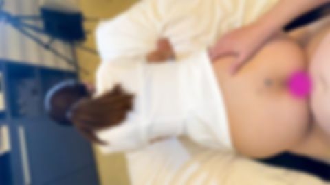 先着順段階価格【初撮り】経験人数たった一人の爆乳ギャルナースにやりたい放題！イラマで涙目、最後は顔射！