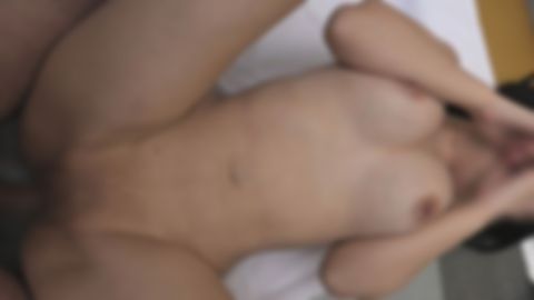 [無修正・完全素人・中出し・潮吹き]＜Ｇカップ　大量潮吹き〉圧倒的な色白Gカップ美尻女子が最強　敏感に反応し過ぎて痙攣イキ潮吹きしたマンコに中出し♡