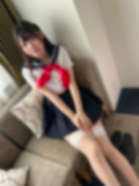 【5/26迄1290pt】※19歳グラビアスタイル級の色白美ボディムスメ再び。巨根に教育され制服姿で喘ぎながら何度も痙攣、イキまくる。「今日の方が気持ちいい…！」とピンク色の締め付けマンコに中出し。