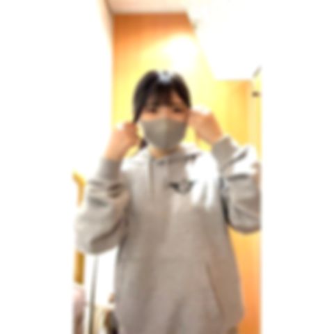 黒髪清楚かわいいぽっちゃりJDが公衆トイレで本気イキオナニー