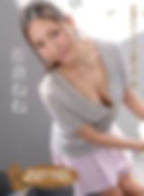 朝ゴミ出しする近所の遊び好きノーブラ奥さん 佐倉ねね