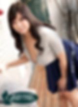 朝ゴミ出しする近所の遊び好きノーブラ奥さん 笹宮えれな