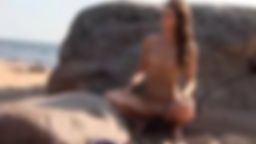ルーシー・G - Stunning Teen Model Lucy G Posing Naked At The Beach