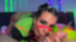 ラニ・リバーズ ブライアン・オマリー - Rave Neon Deepthroat Lets Lani Rivers Milk Brian Omally's Cock!